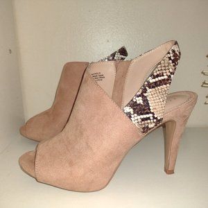 Kelly & Katie beige open toe boots, side zipper, 7